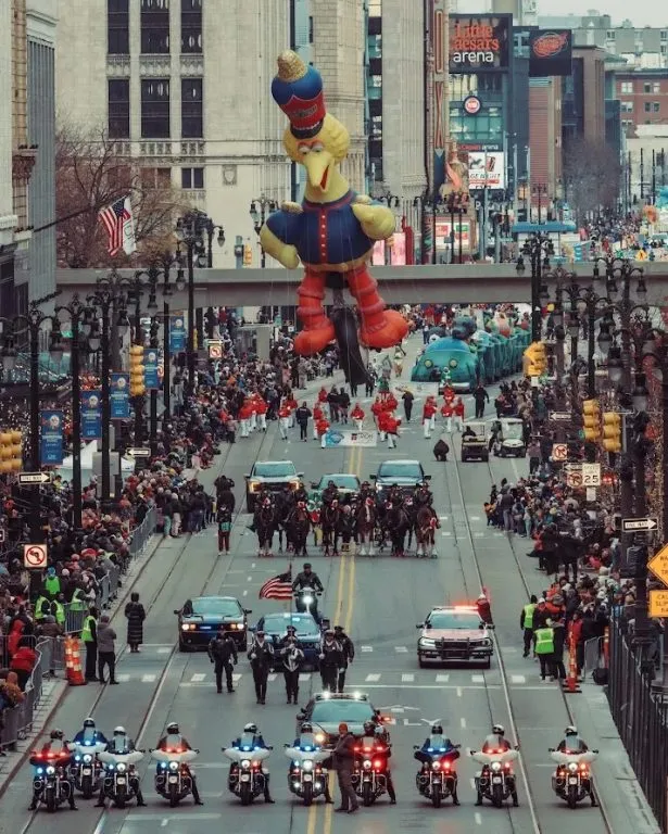 Big Bird heads down Woodward for the Detroit Thanksgiving Parade